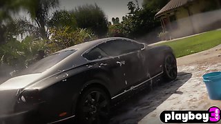 Seductive big bootie mom babes looks beautiful