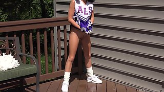 Aria Valencia's Aggressive Pee Play in Solo BTS
