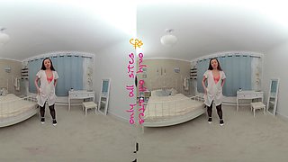 Solo Amateur Latina Teen With Big Boobs on Webcam