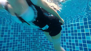 Seamless sex- pool dare