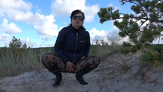 Kink on the sandy dune