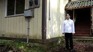 Asian amateur gives outdoor blowjob