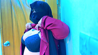 Egyptian Hot Maid Gets Super Horny & Start Masturbat in Office Room & Boss Start Handjob by Saw Her