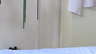 Mature gyno - kinky gynecologist records his mature chubby female patient on a cam