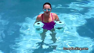 Oiled arousing blows personal trainer outside by the pool