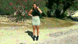 Lavyana, 29, is titillated by her new anal challenge! - Jacquie et Michel TV