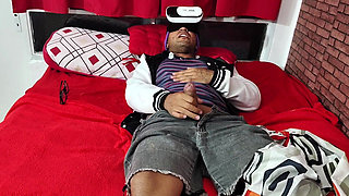 Entiado Com Óculos Virtual Se Masturba Sua Madrasta Pego