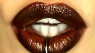 Tight ass babe Willow Ryder gets a special ending during her massage session