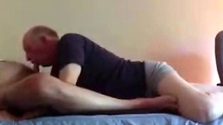 Amateur Opa schluckt gerne