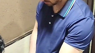 Amateur Babe Blowjob in The Toilet