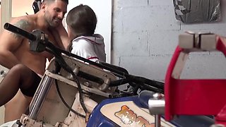 je paye le garagiste avec mon corps