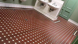 Risky open stall wank again