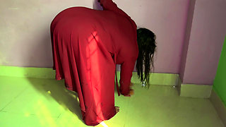 POV: Arab Big Ass & Huge Boobs Hot Muslim MILF Stepmom clean stepson's room & try to seduce him by show her nudes on Eid day