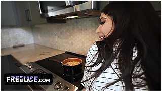 Sarah Taylor Vs. Alexa Payne Full Battle Of The Babes Who Would You