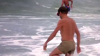 Old movie makes guys happy with girls and boobs