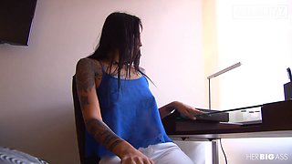 Melina Zapata's Ex-Boyfriend Gives Her Alternative Chick Pussy a Sticky Pounding To Get Even With Her Ex