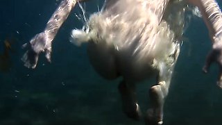 Cute Nastya is showing her beautyful body underwater