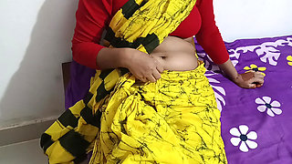 I fucked my friend's mother in an empty house, clear voice