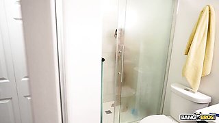 Horny Justine Jakobs and Ethan Seeks's facial action