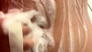 Close up MILF masturbation