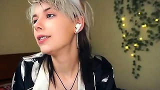 Blonde emo amateur solo masturbation