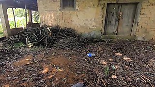 Quick BJ at Abandoned House Amateur Couple's Cumshot Advent