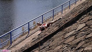 Cindy Shine outdoor Pussy rubbing