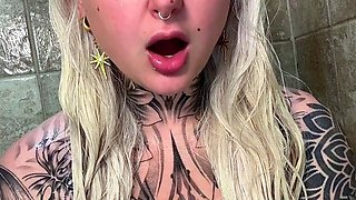 Skylar Vox Fuck Herself With Dildo And JOI In The Shower