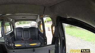 Femme fatale Stacey Saran - homemade smut - Fake Taxi