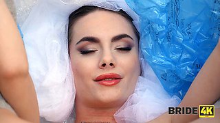 Liz Ocean, Nikki Nuttz  Olivia Sparkle: Hardcore Honeymoon Public Fuck