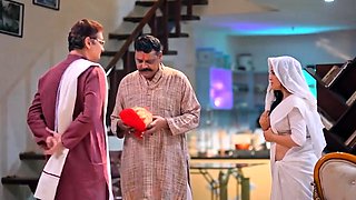 Sexy milf babe playing with dildo on webcam