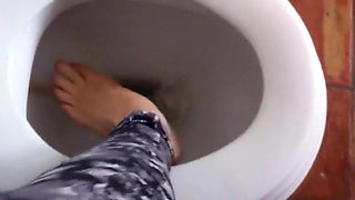 Pee!! Wanna See My Wet Pussy?