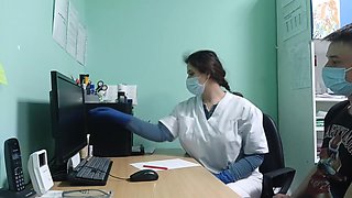 Russisk Porno. Lægen Vækkede Patienten Ved Undersogelse Og Sugede Hans Penis