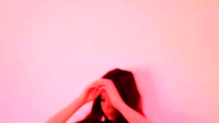 Brunette solo masturbation on webcam