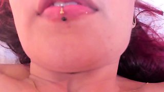 Two hot lesbian kissing lips and clit on cam