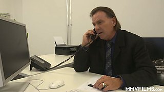 Horn-mad office bitch Farah repays for clit stimulation with a blowjob
