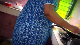 Indian Desi Hot Aunty Fucked by Neighbor Guy When She Was Cooking in Kitchen in Morning While Uncle Not at Home