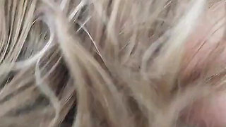 Big-breasted Woman Showing off