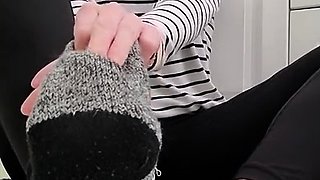 Hot amateur teen girl solos masturbation