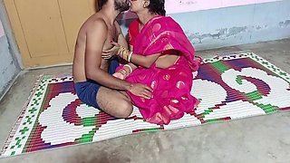 Devar Bhabhi - Cuckcold Hubby Afno Budi Ko Afno Chote Bhai Sanga Chudwa Ke Viedo Banai