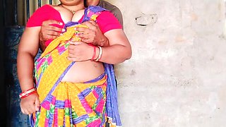 Indian Desi Aunty Ko Store Me Gaand Maari Bahut Mazaa Ayaa 3.7 M View