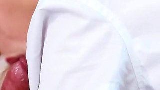 Teen gets her pussy eaten and sucks cock