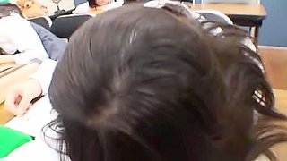 He puts her to sleep and touches her body one after another, thrusting into her and cumming inside her.