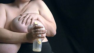 -AnoreiCollins.com- Anorei Pumps Breast Milk While Lactating