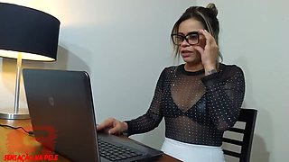 Hot secretary calls the computer technician to fuck her at the office desk and asks to cum in her pussy (Manuh Cortez)