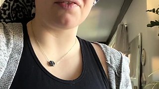 Watch this sexy fetish hoe anally toy and fist in solo